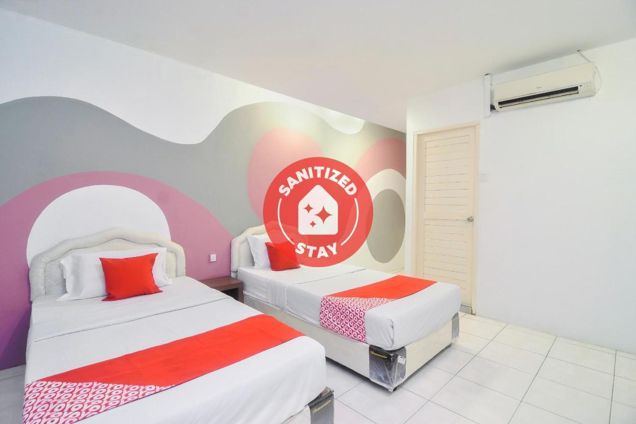 Oyo 44034 Furama Lodging House Kuching Dış mekan fotoğraf