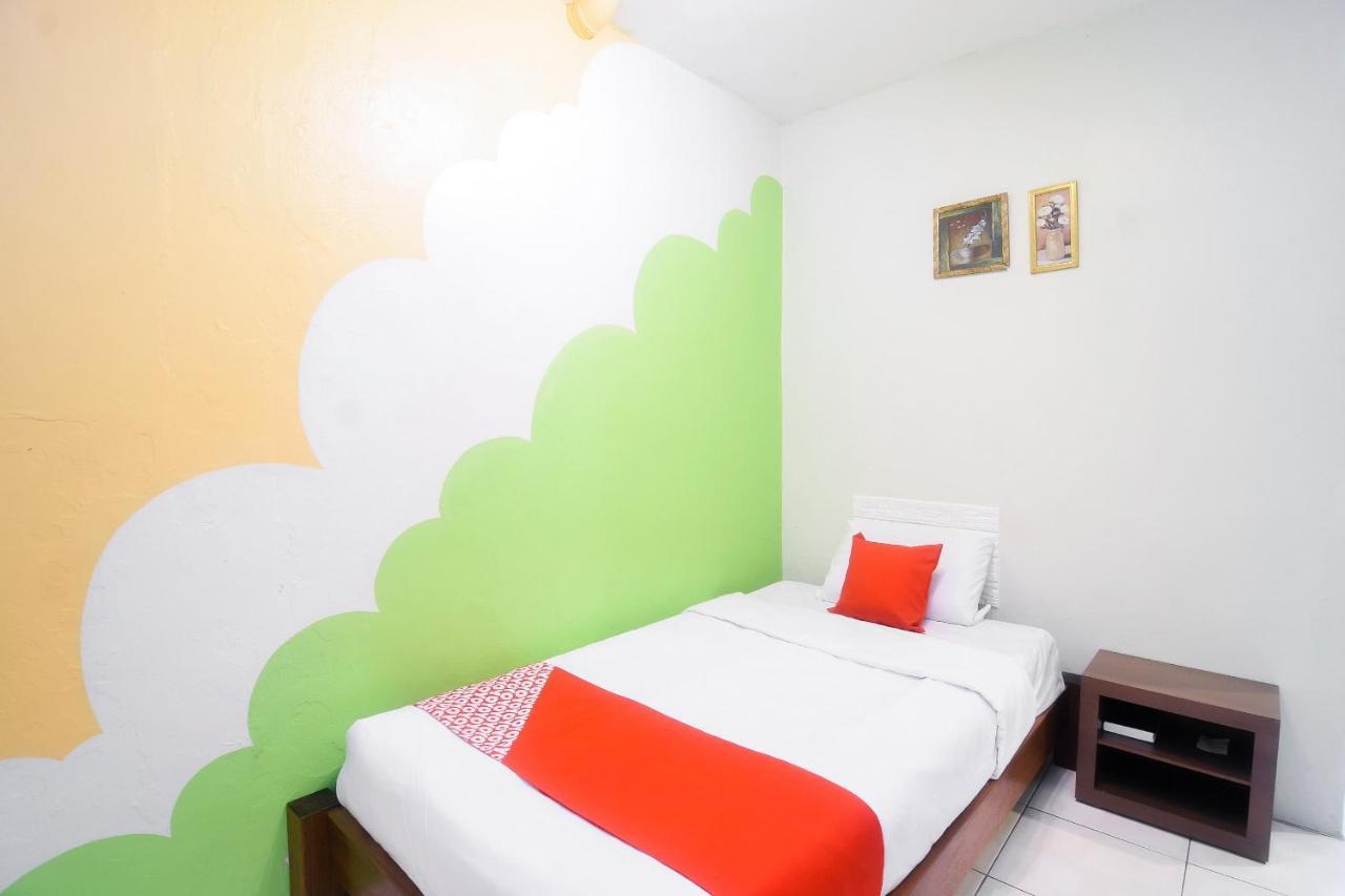 Oyo 44034 Furama Lodging House Kuching Dış mekan fotoğraf