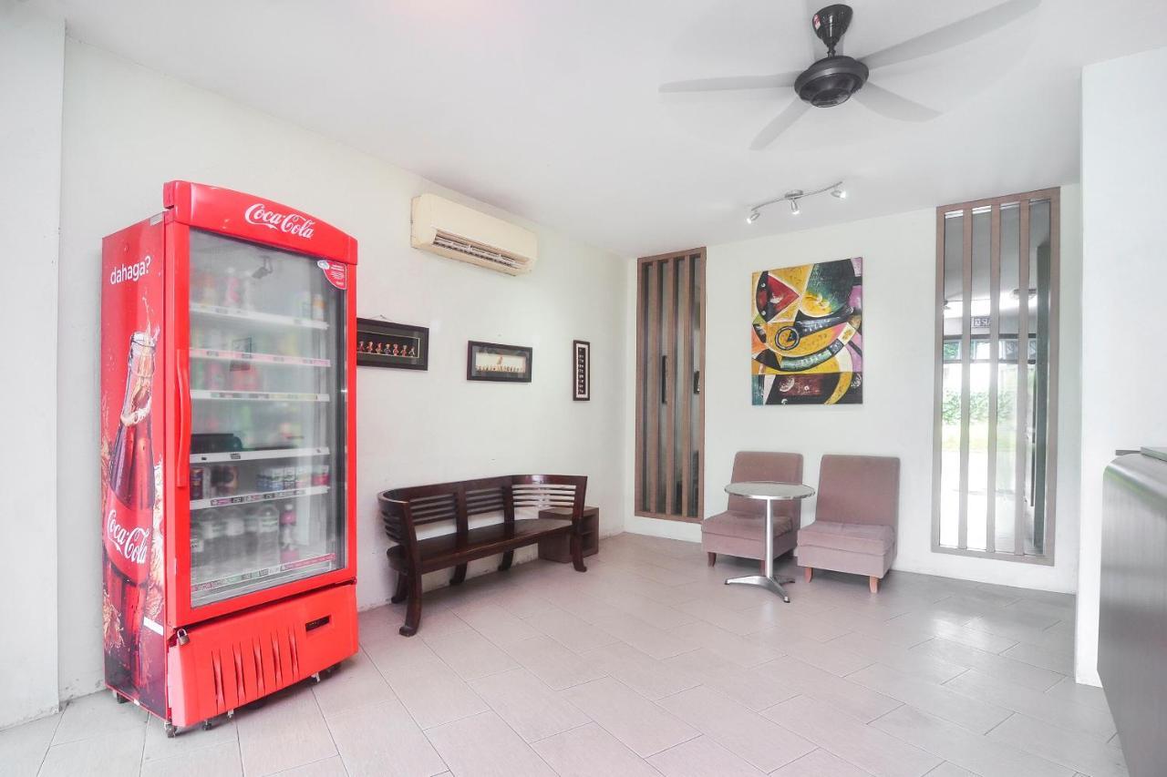 Oyo 44034 Furama Lodging House Kuching Dış mekan fotoğraf
