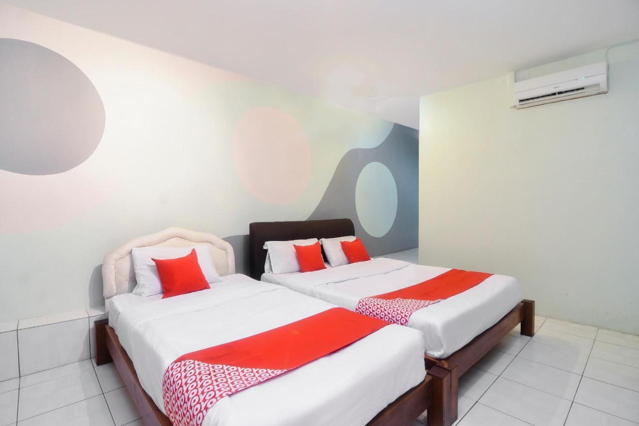 Oyo 44034 Furama Lodging House Kuching Dış mekan fotoğraf