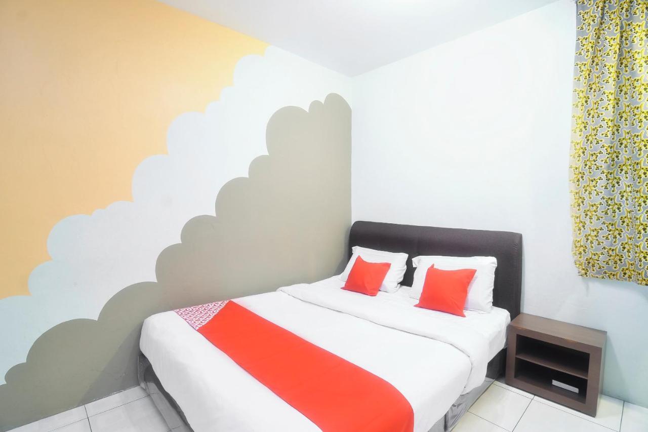 Oyo 44034 Furama Lodging House Kuching Dış mekan fotoğraf