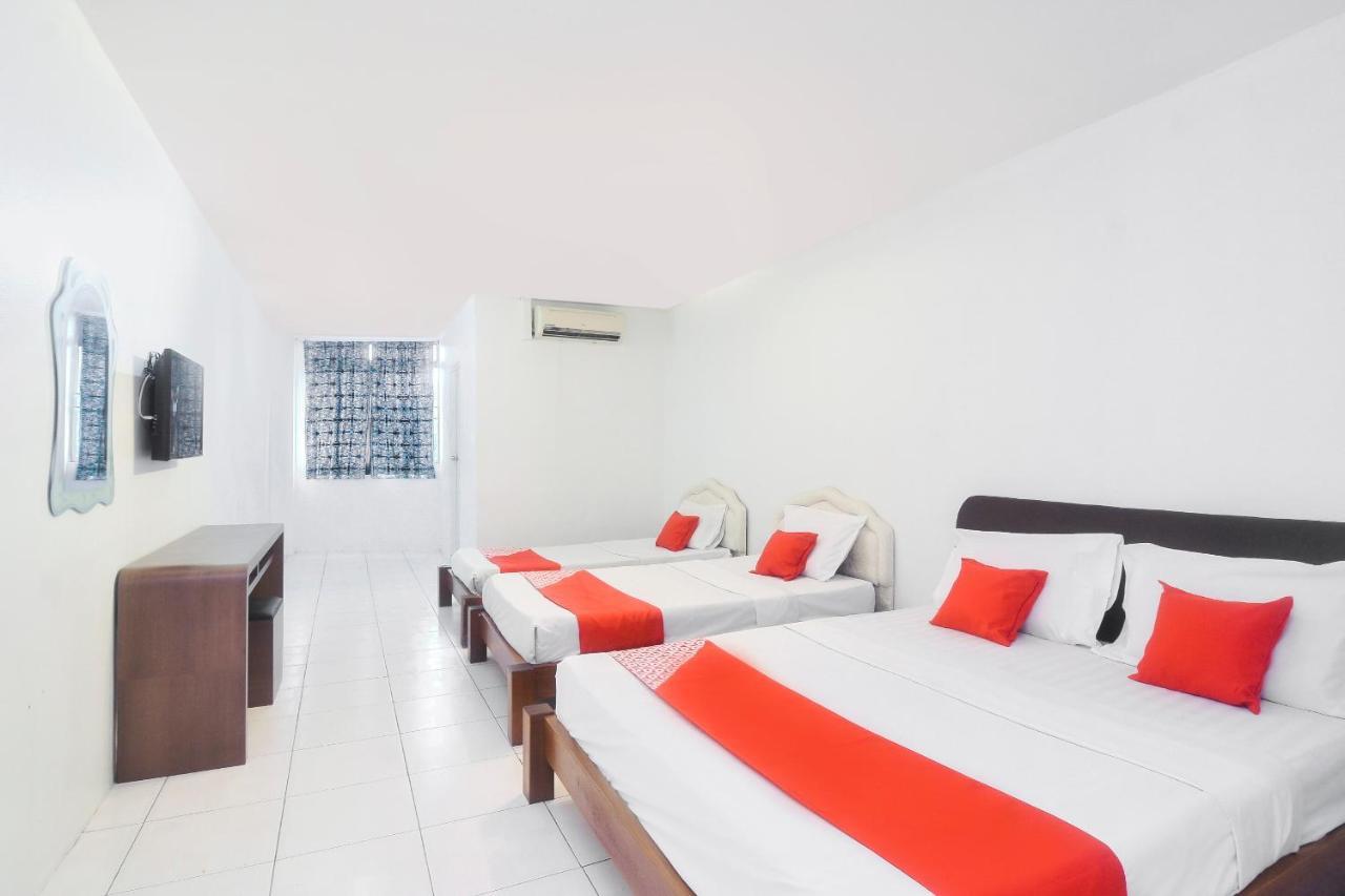 Oyo 44034 Furama Lodging House Kuching Dış mekan fotoğraf