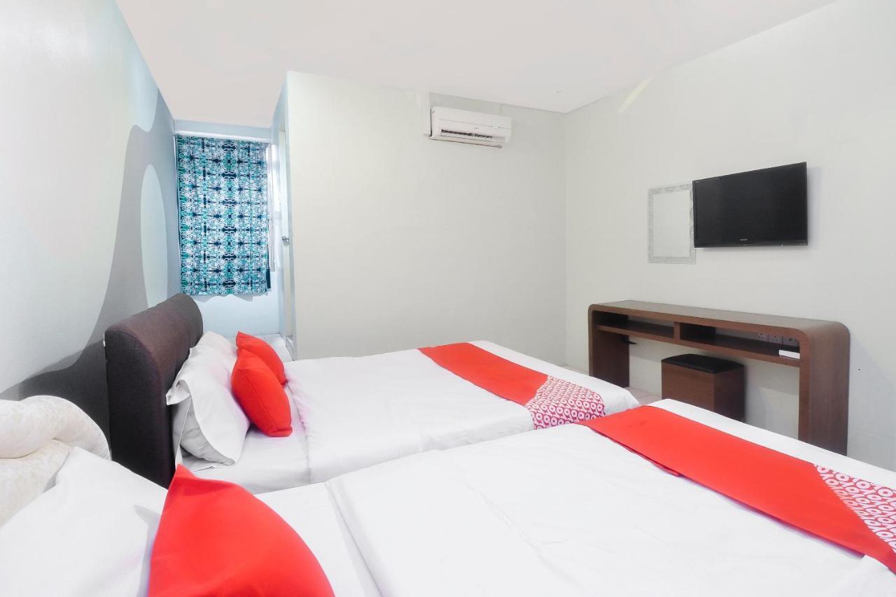 Oyo 44034 Furama Lodging House Kuching Dış mekan fotoğraf