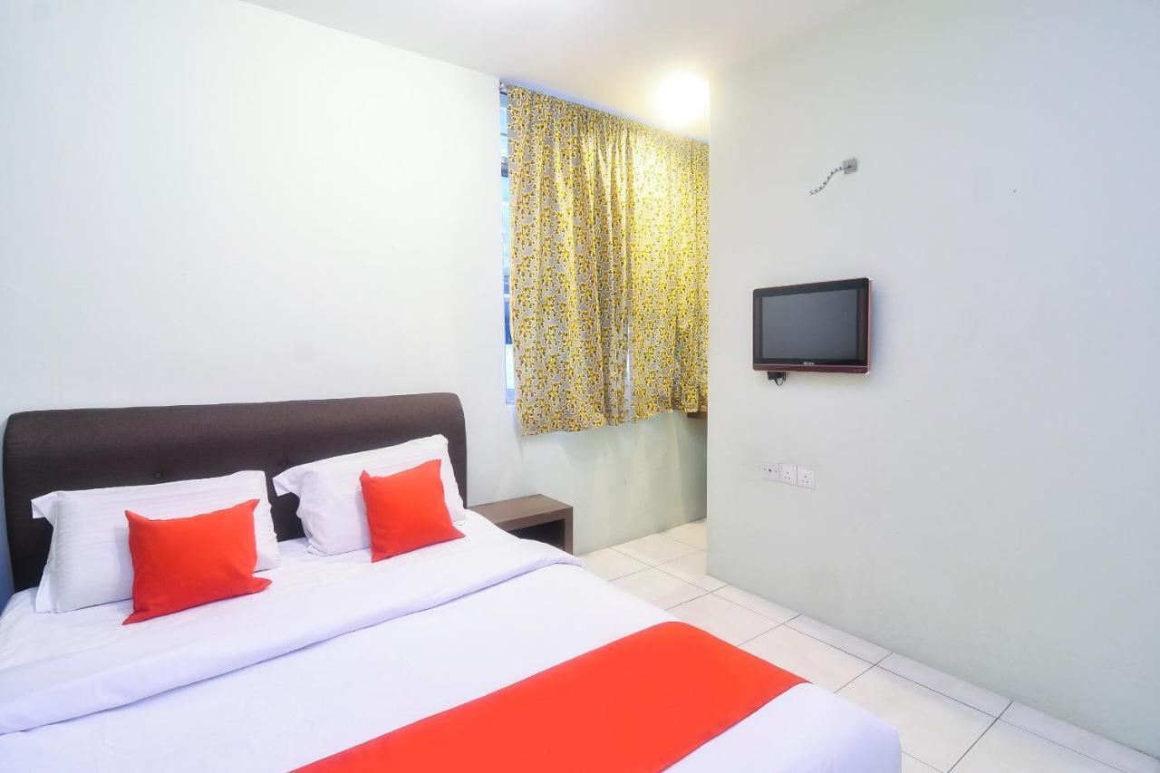 Oyo 44034 Furama Lodging House Kuching Dış mekan fotoğraf