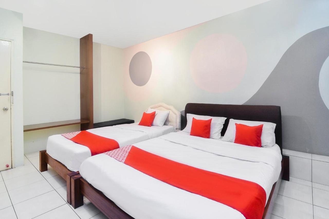Oyo 44034 Furama Lodging House Kuching Dış mekan fotoğraf