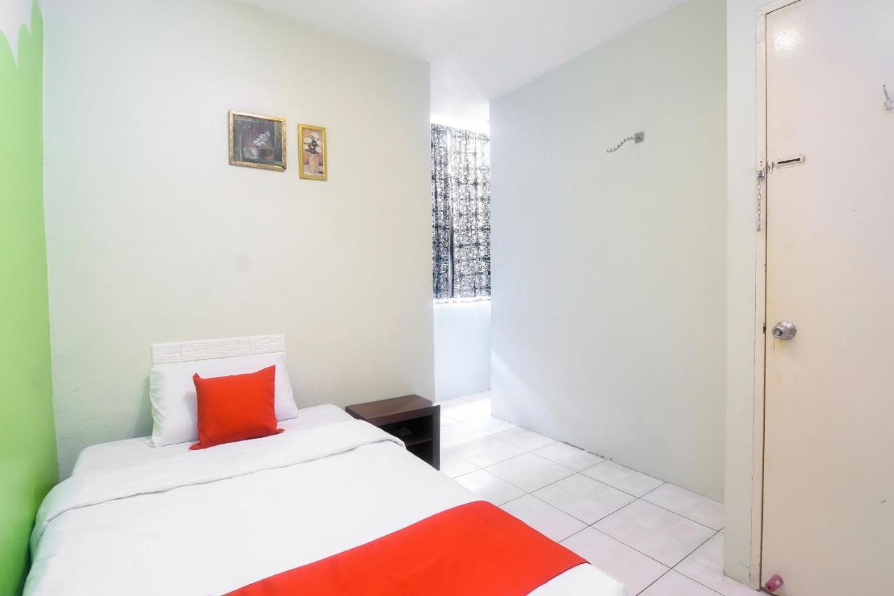 Oyo 44034 Furama Lodging House Kuching Dış mekan fotoğraf