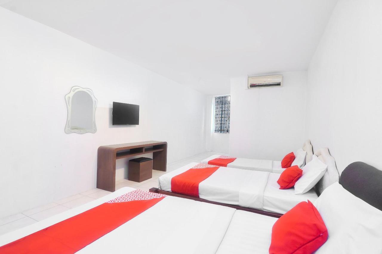Oyo 44034 Furama Lodging House Kuching Dış mekan fotoğraf