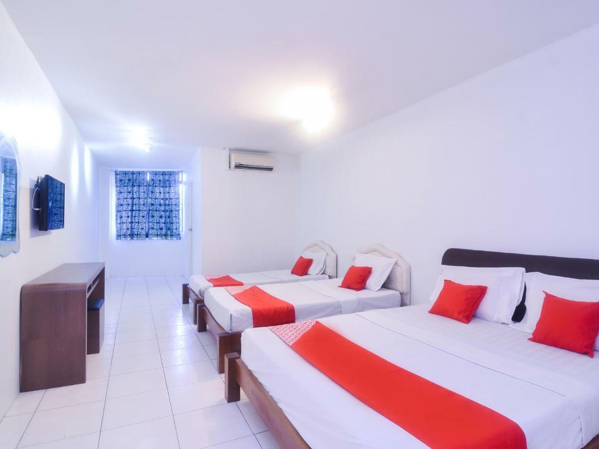 Oyo 44034 Furama Lodging House Kuching Dış mekan fotoğraf