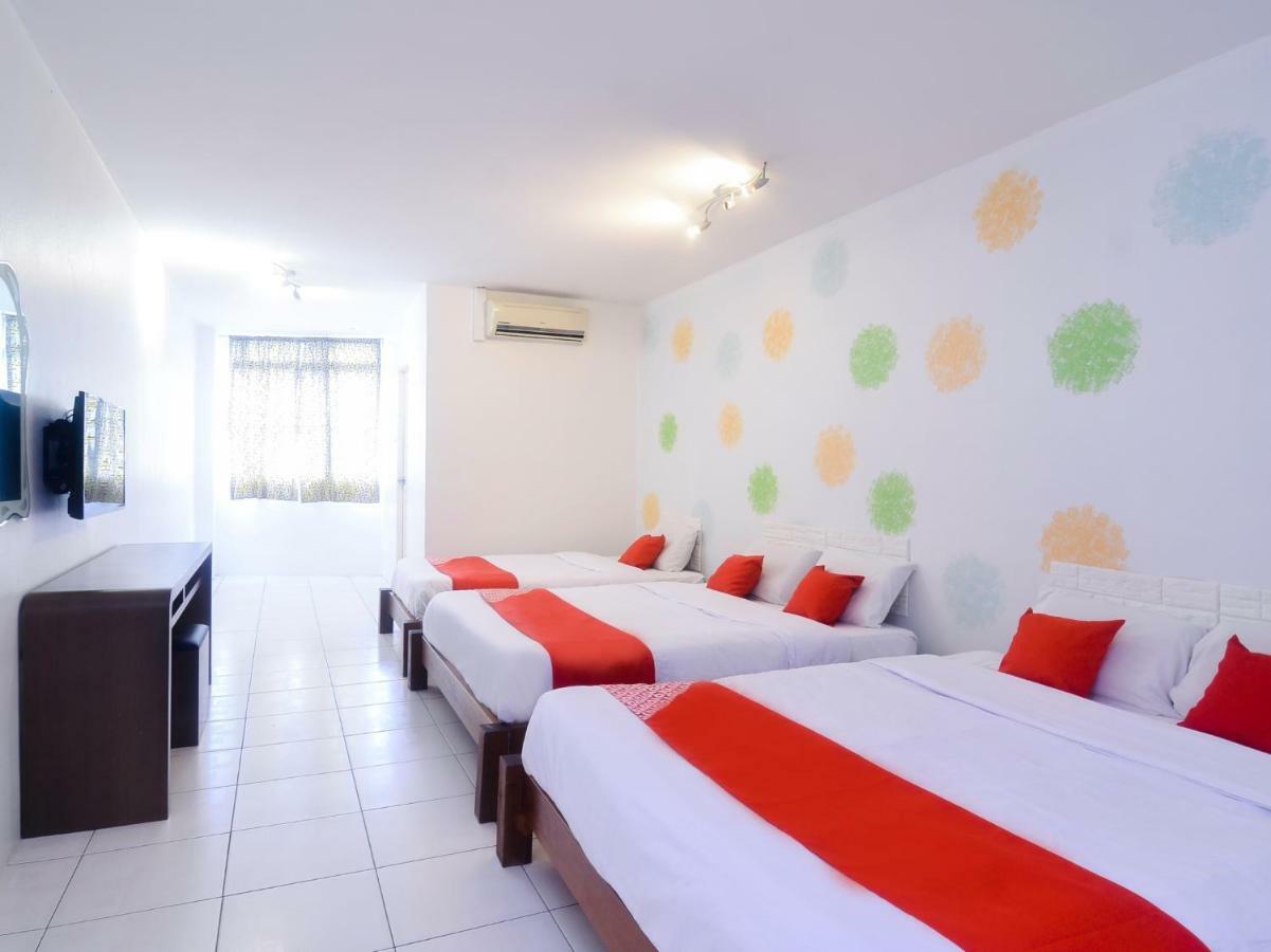 Oyo 44034 Furama Lodging House Kuching Dış mekan fotoğraf