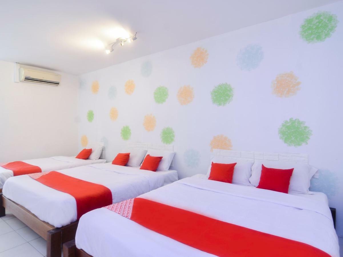 Oyo 44034 Furama Lodging House Kuching Dış mekan fotoğraf