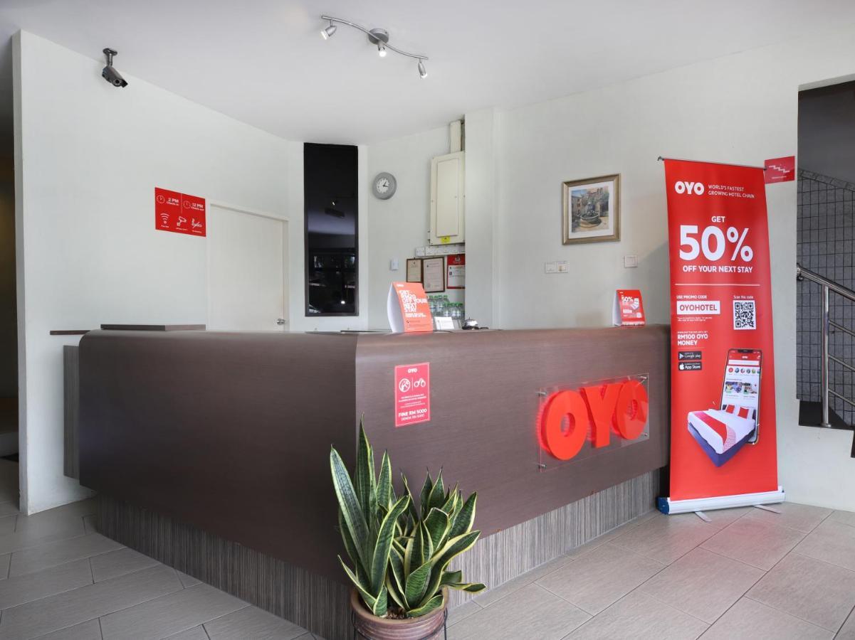 Oyo 44034 Furama Lodging House Kuching Dış mekan fotoğraf